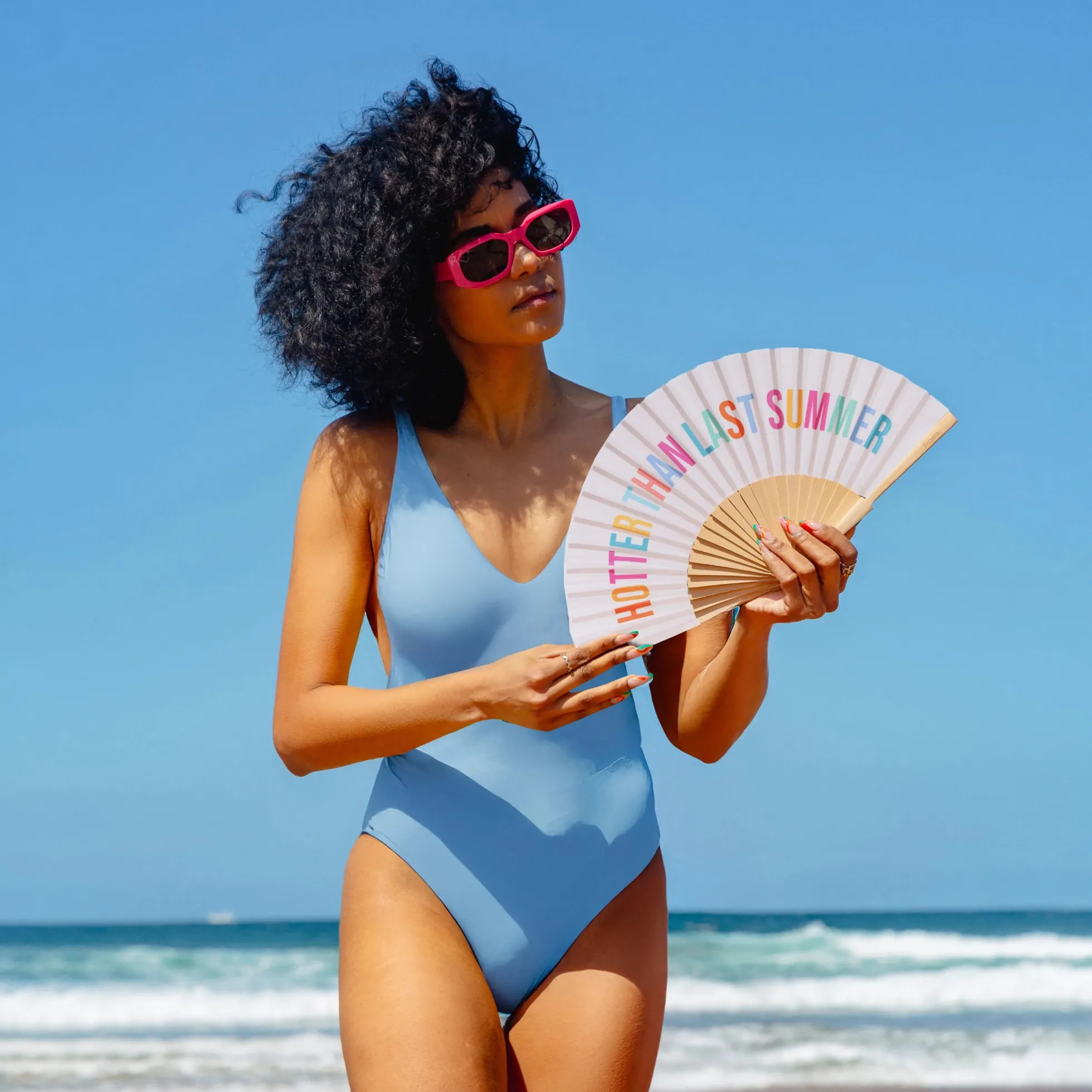 Abanico “Hotter than last summer” beige