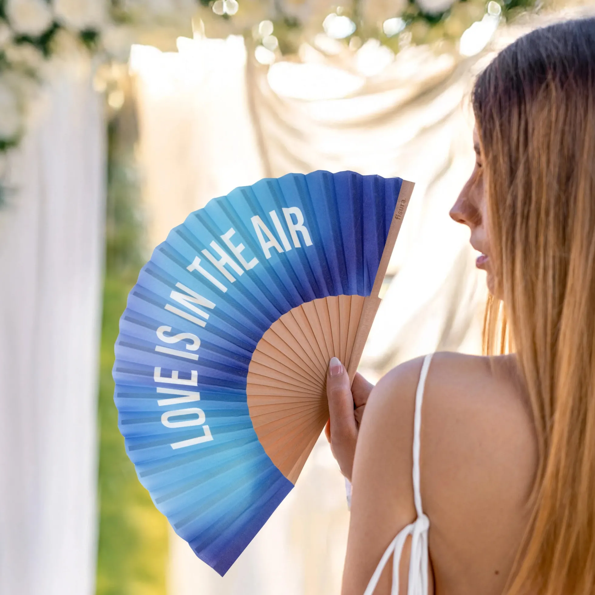 Abanico “Love is in the air” degradado azul