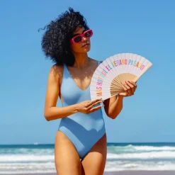 Abanico “Más hot que el verano pasado” beige