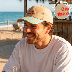 Gorra "Out of the office”