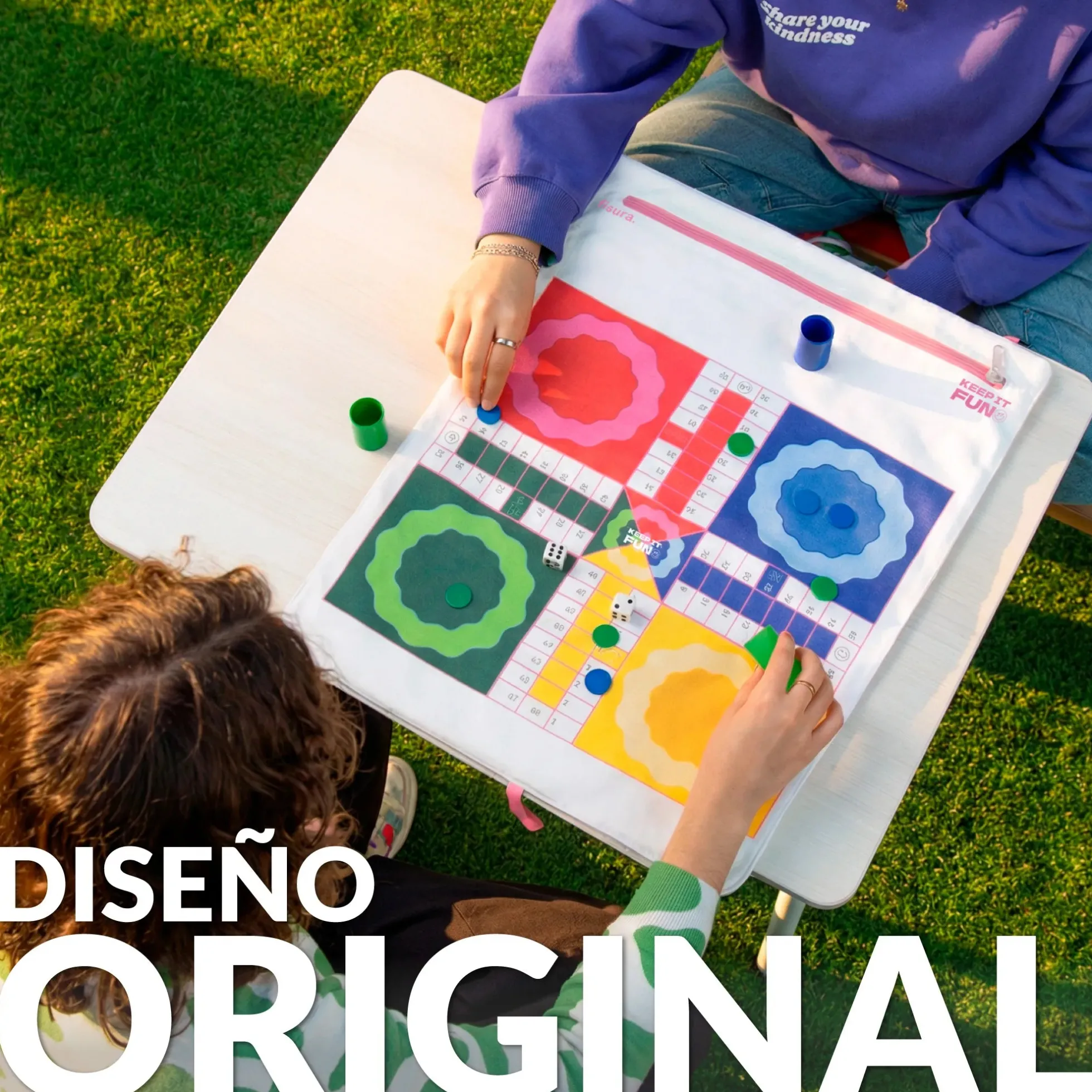Juego de mesa portátil “Parchís”