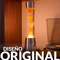 Lámpara de Lava con base cromo, líquido transparente y lava naranja