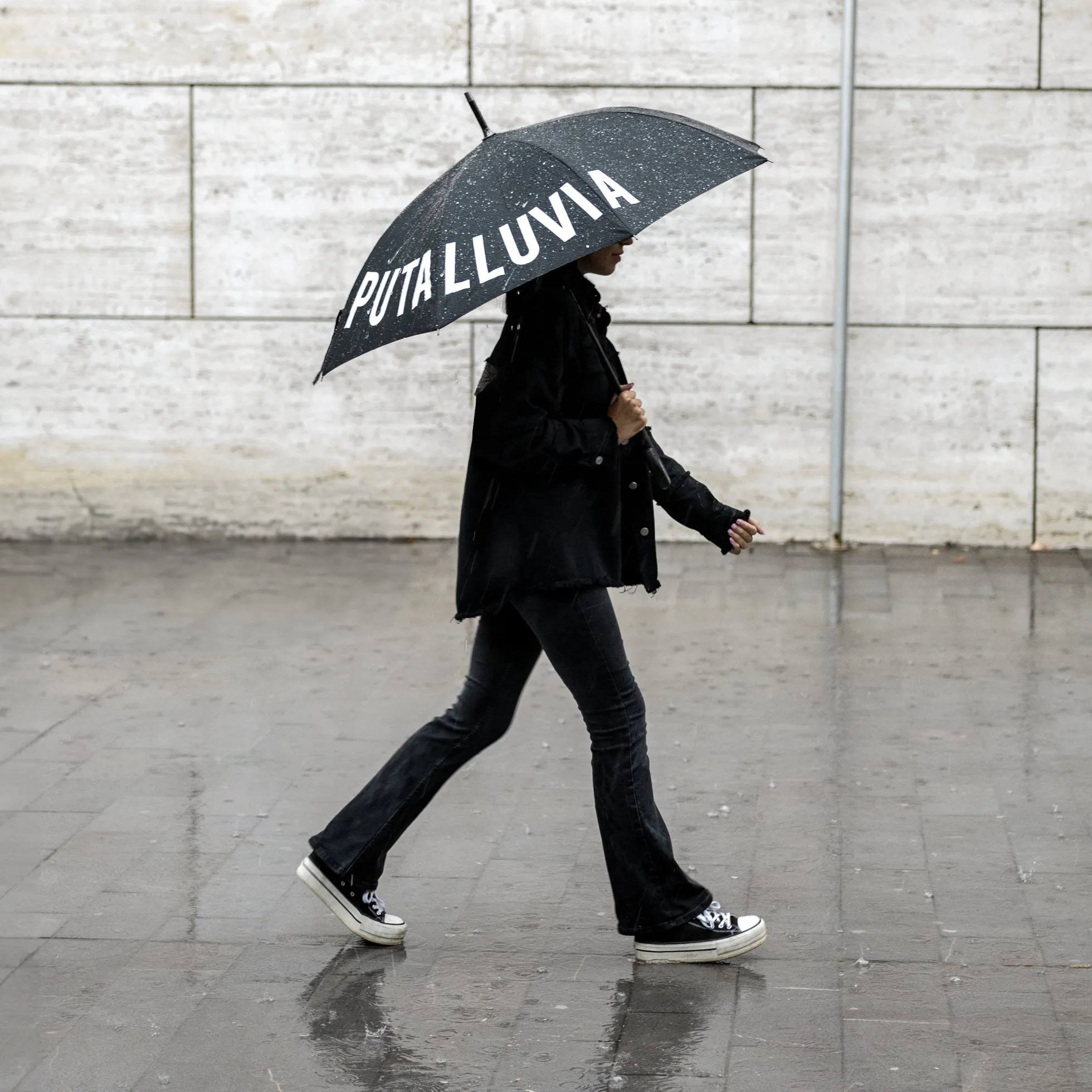 Paraguas "Puta lluvia"