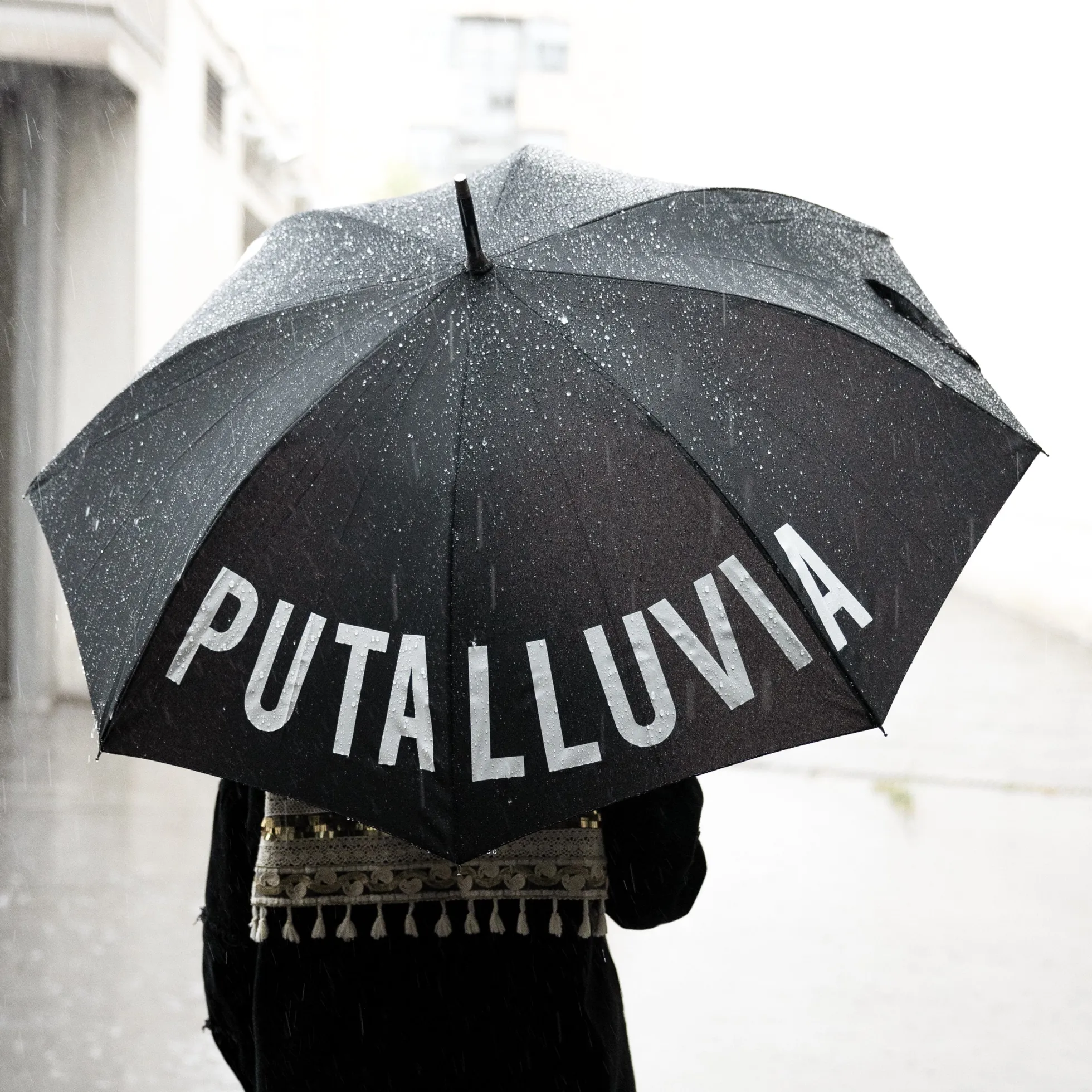 Paraguas "Puta lluvia"