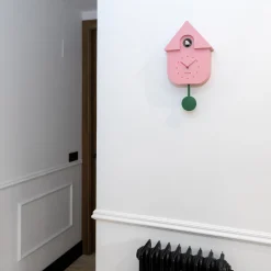 Reloj de cuco rosa y verde