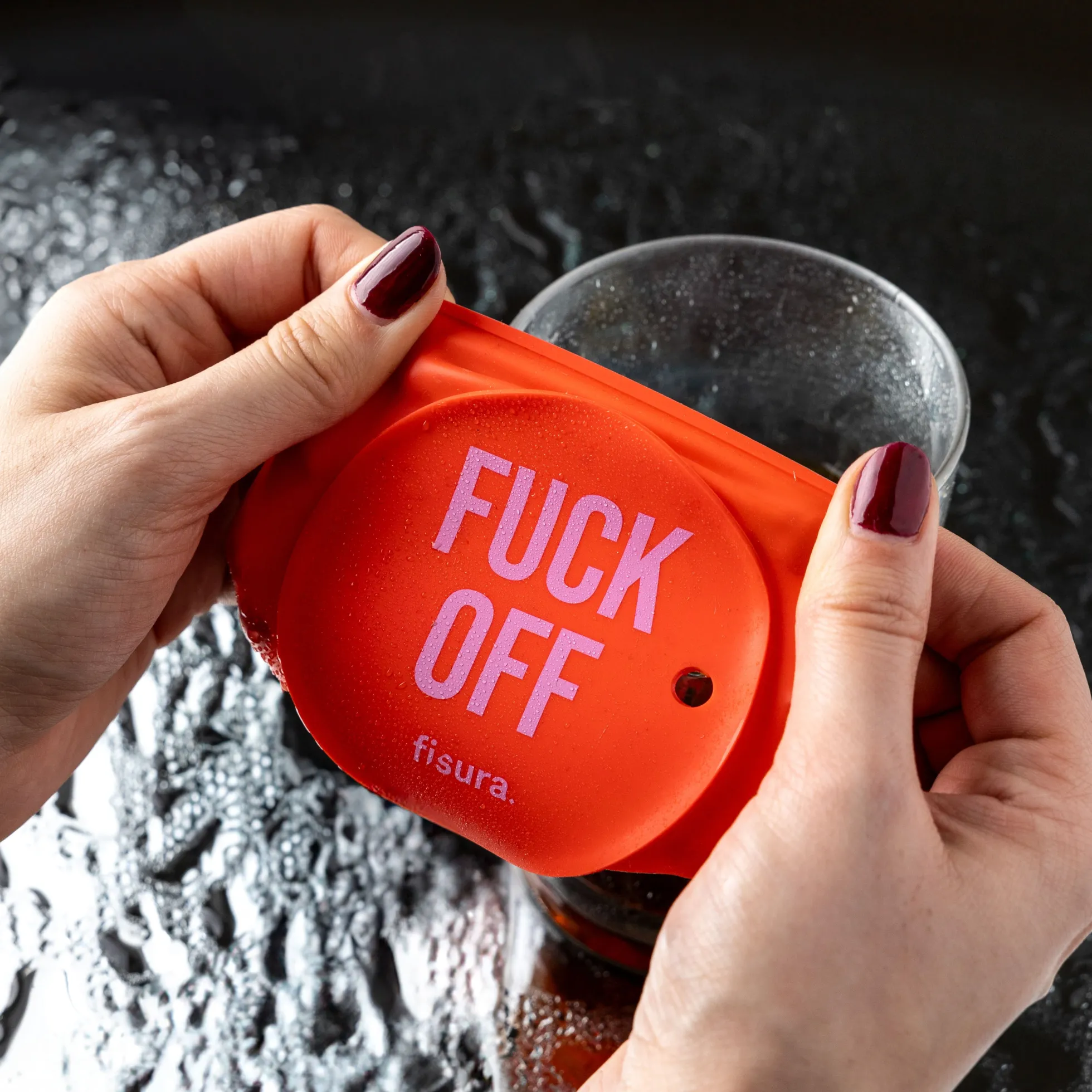 Tapa vasos antidroga “Fuck off” rojo