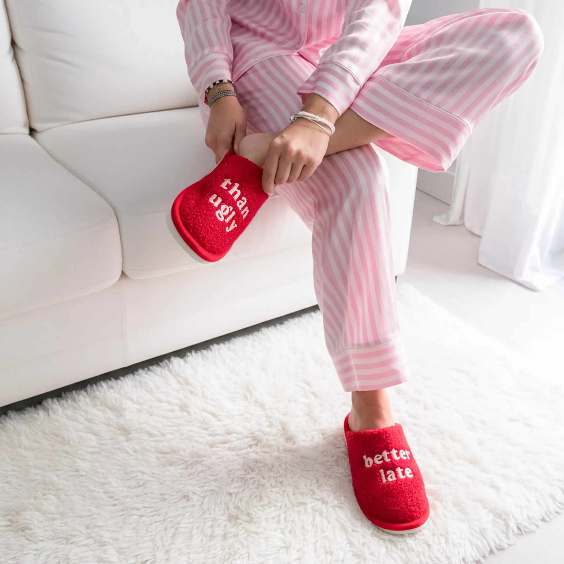 Zapatillas “Better late than ugly” rojo