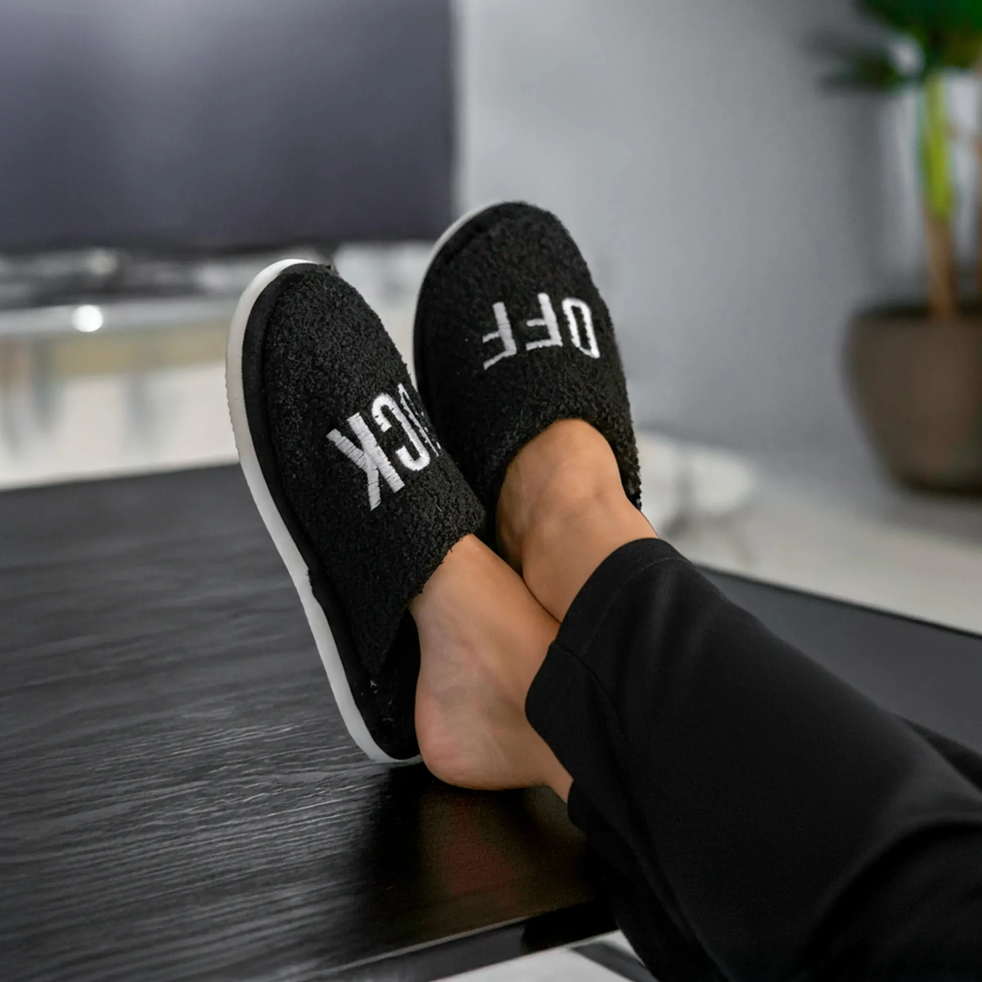 Zapatillas “Fuck off” negro